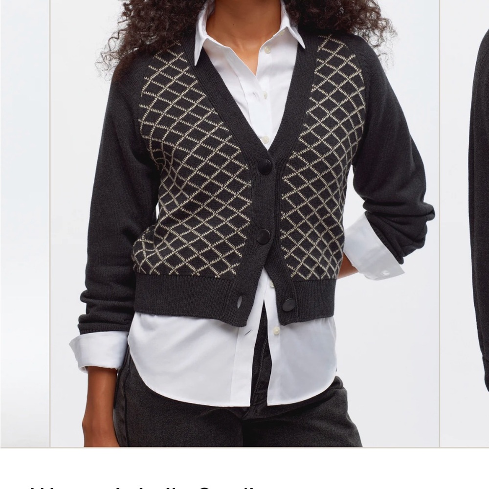 KOTN Black Cardigan Sweater with V-neck and Fitted Silhouette